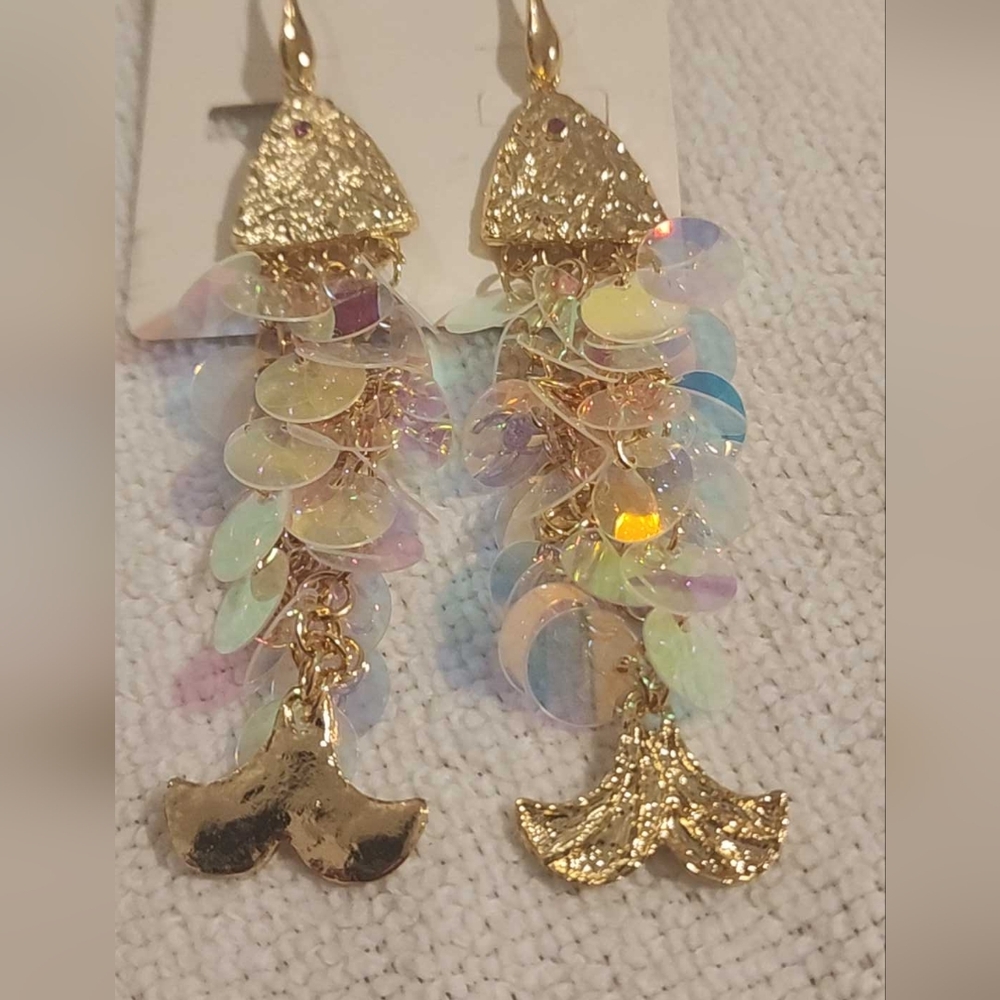 Very Cute J-hook Earrings, fish with pearlescent scales, Goldstone. NWOT